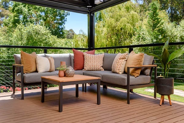 backyard patio furniture